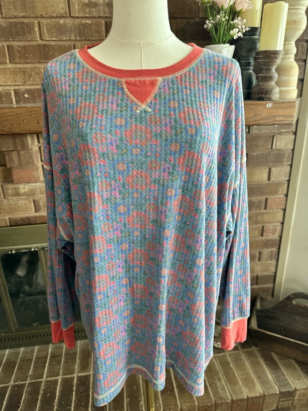 NATURAL LIFE Blue and Coral Floral Crewneck Sweater